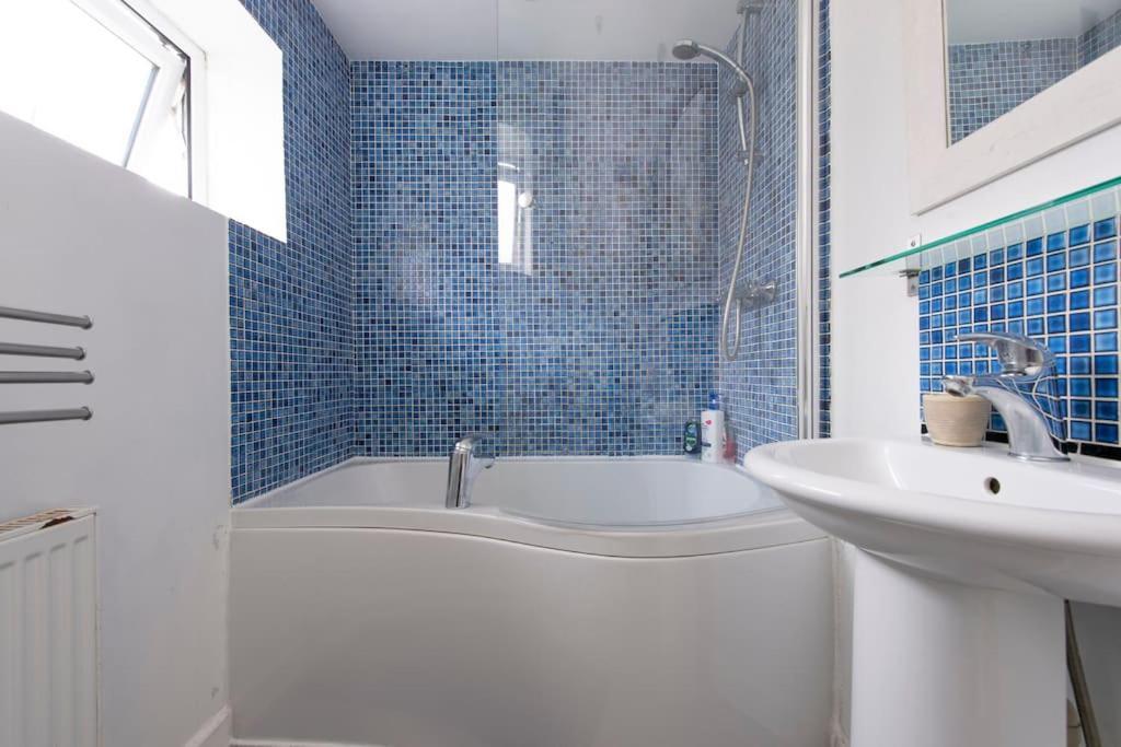 Lovely 2-Bed 15 Minutes To Central Londres Exterior foto