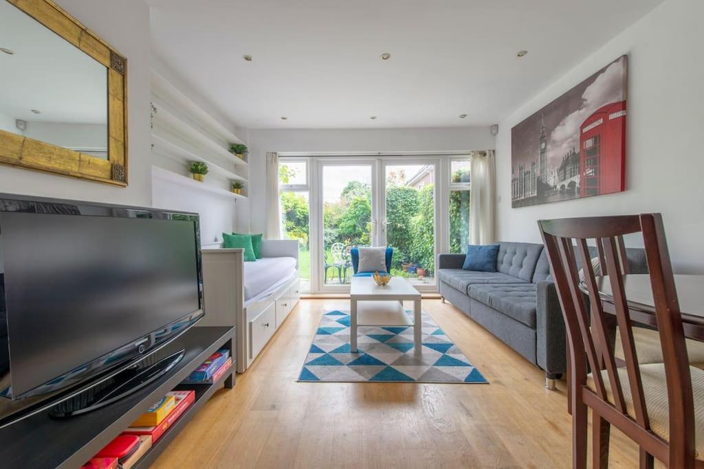 Lovely 2-Bed 15 Minutes To Central Londres Exterior foto