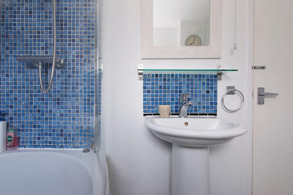 Lovely 2-Bed 15 Minutes To Central Londres Exterior foto