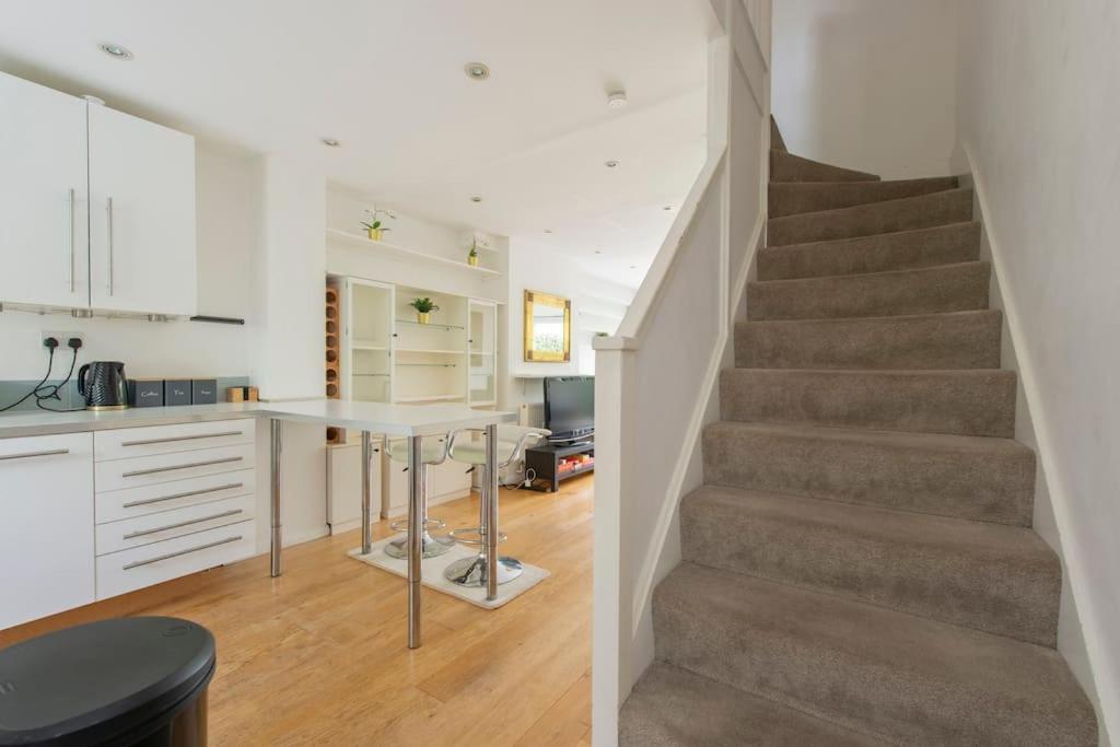 Lovely 2-Bed 15 Minutes To Central Londres Exterior foto